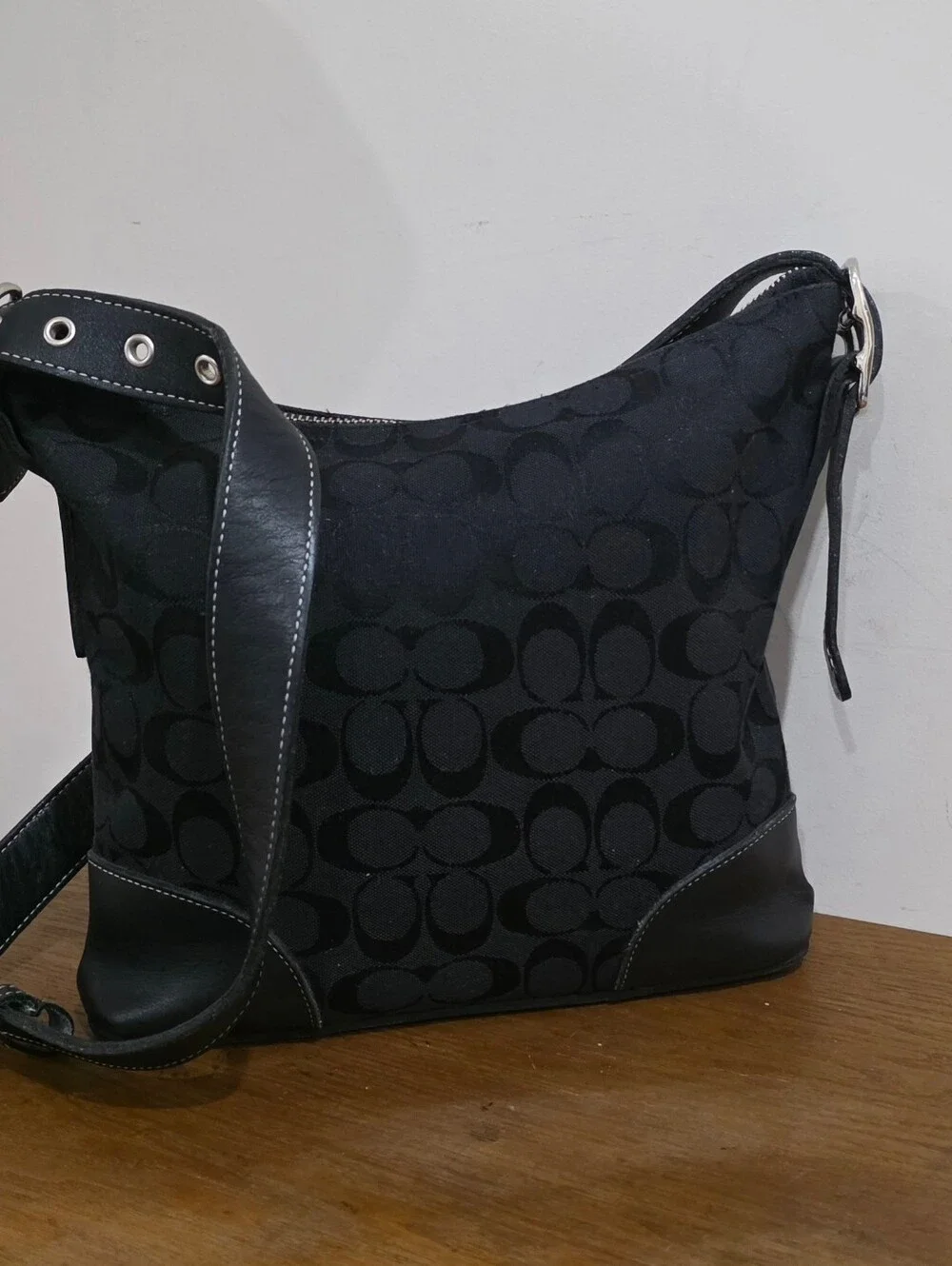 Like New!Coach Signature Jacquard Black/Leather Crossbody bag